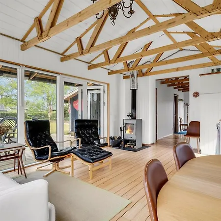 Ilda - 800m From The Sea By Interhome